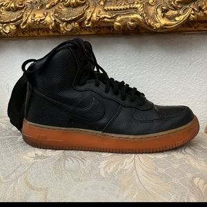 Nike Air Force 1 High Cut sneakers.